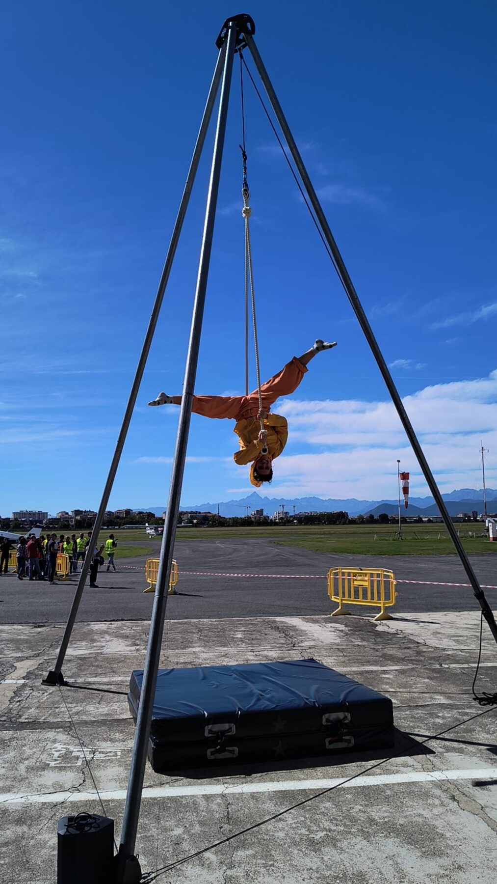 Trapeze at day for children at Aero Club Torino.